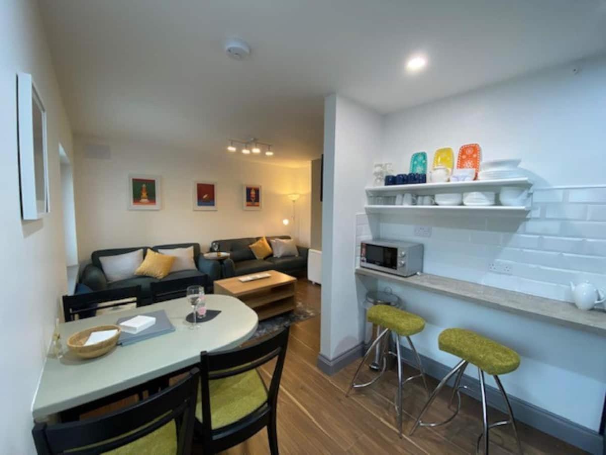 Location Location - Gorgeous 3 Bed Apartment In Cill Airne Kültér fotó
